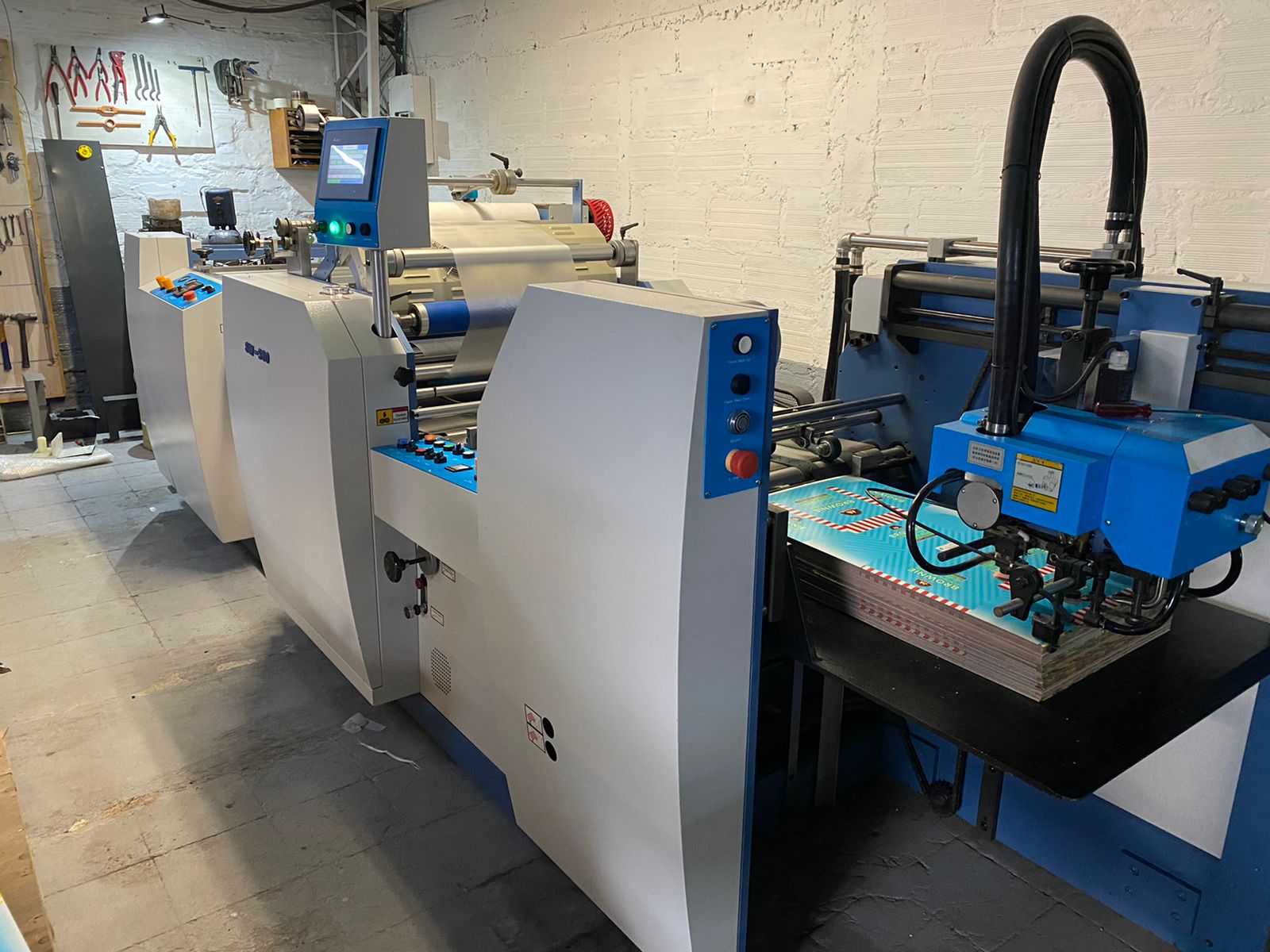 Successful installation by The Royo Machinery Team - Laminator Royo Machinery RL-SW-560