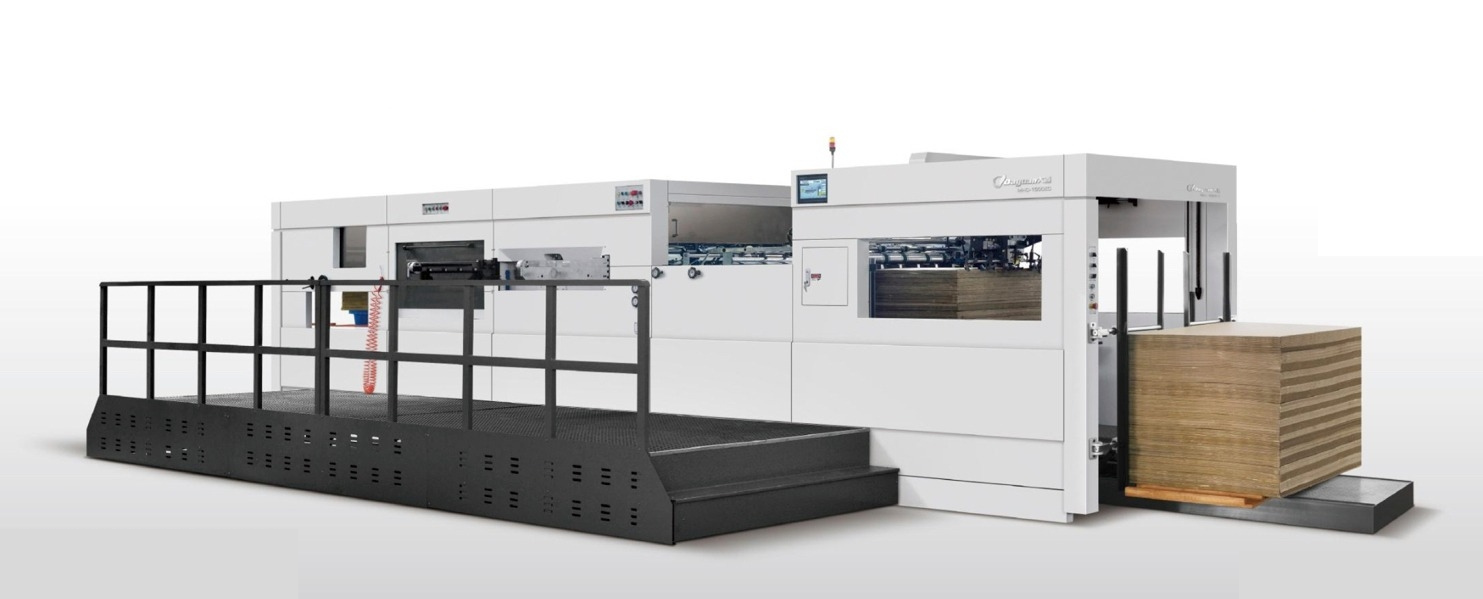 Successful installation by The Royo Machinery Team -  Die Cutter Royo Machinery RMHK-1500